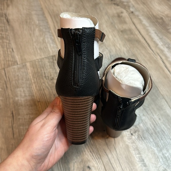 Avon Faux Leather Two Toned Fashion Shoes Heels Pumps NWOT Size 8 - Picture 6 of 6